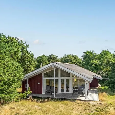 3 Bedroom Lovely In Feriehus