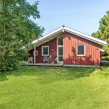 Feriehus 3 Bedroom Lovely In